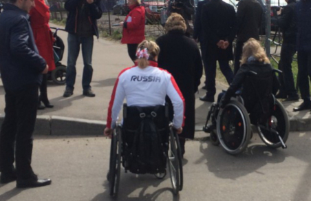 Жильцы «Московского квартала» сговорились не впускать машину инвалида